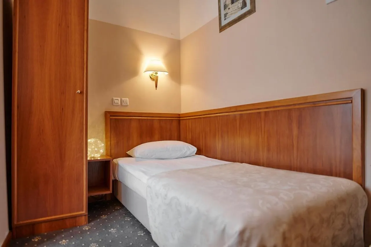 Hotel Laurana 3*,