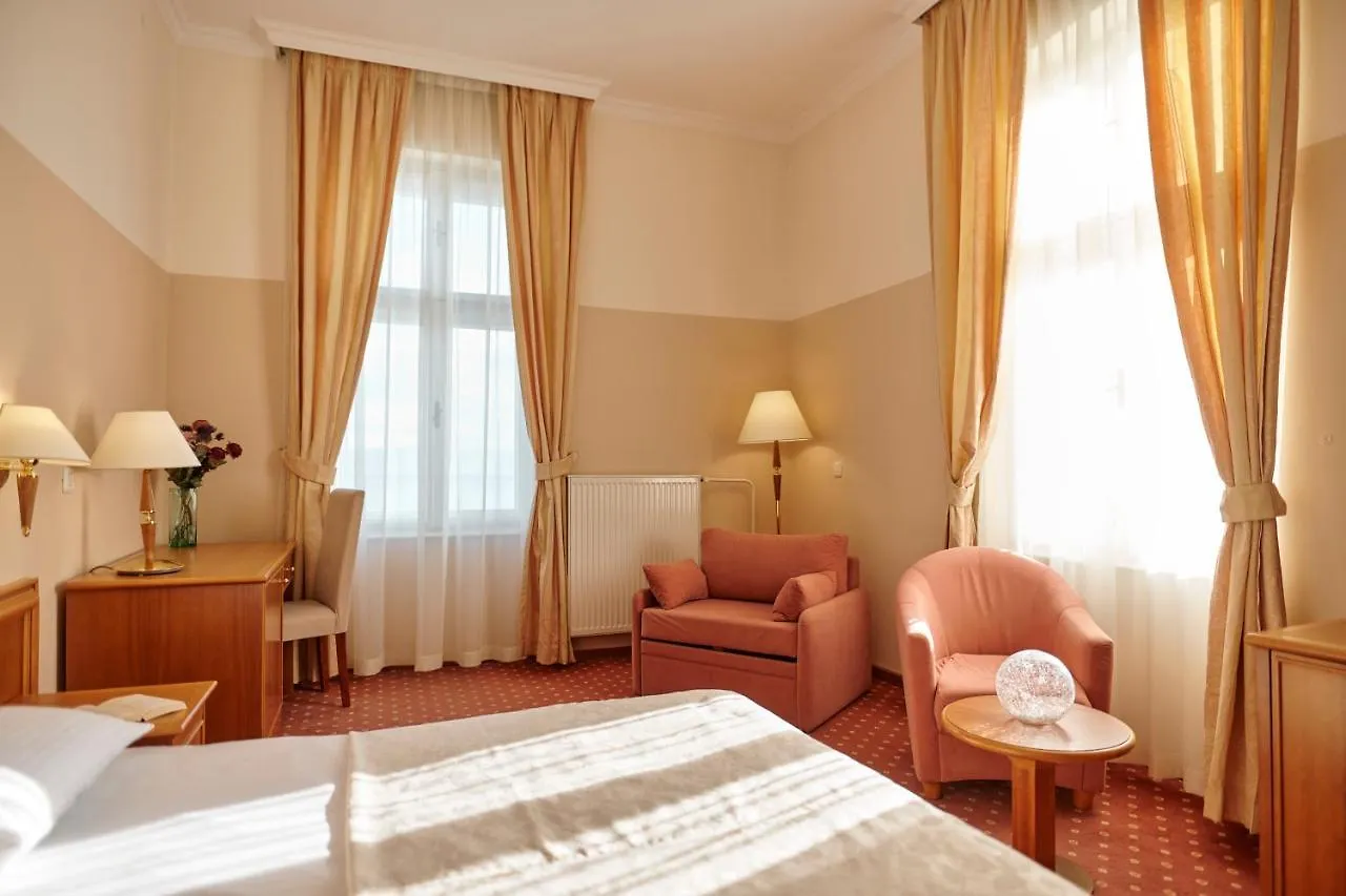 Hotel Laurana 3*,