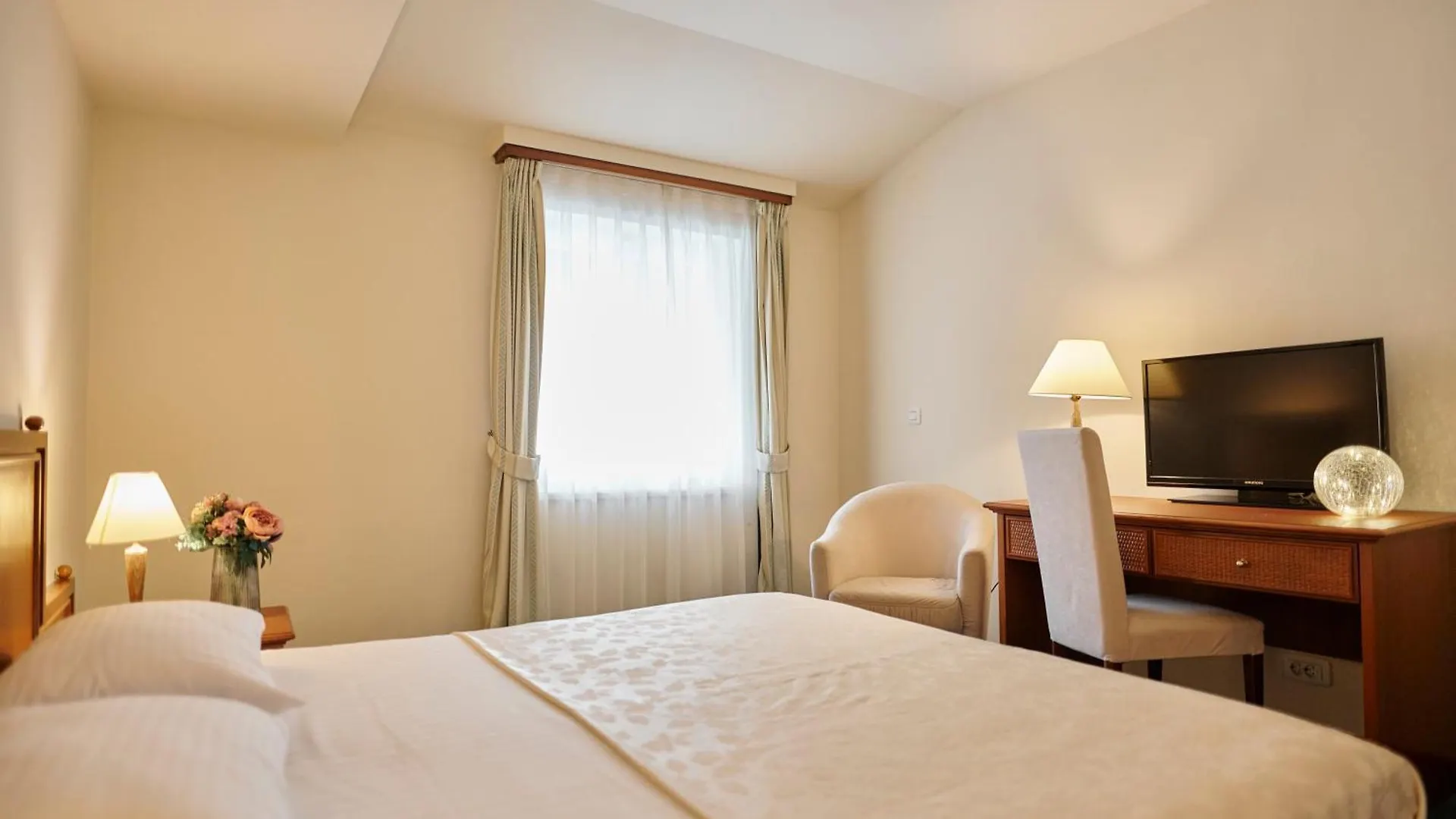 Hotel Laurana 3*,  Croazia